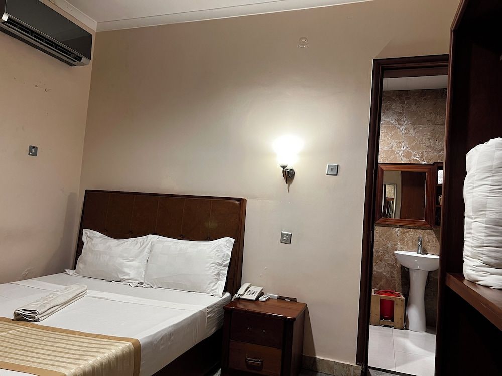 K27 Premier Backpackers Double Room
