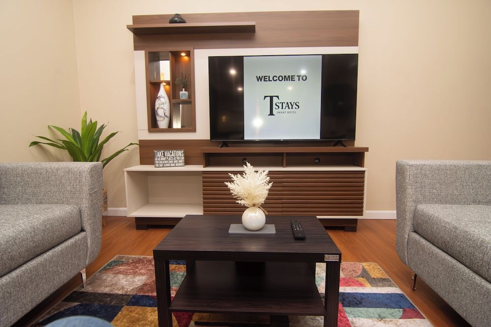 Tstays Smart Hotel Executive Suite 6