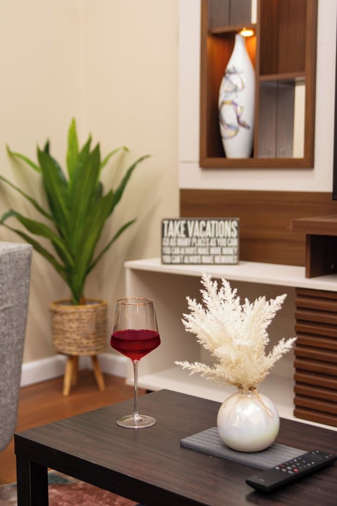 Tstays Smart Hotel Executive Suite 7