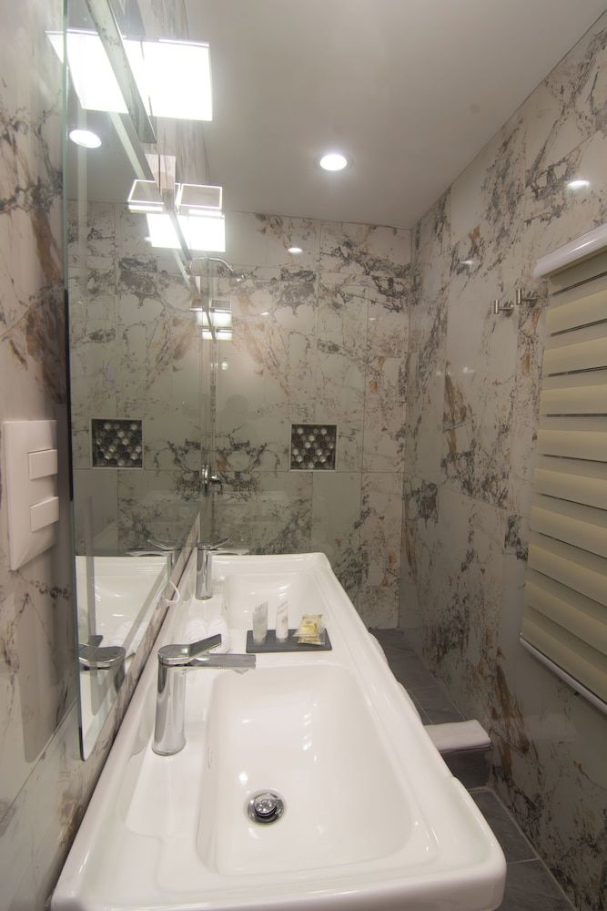 Tstays Smart Hotel Executive Suite 4