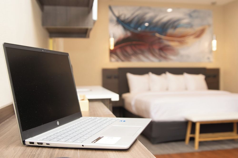 Tstays Smart Hotel Executive Suite 8