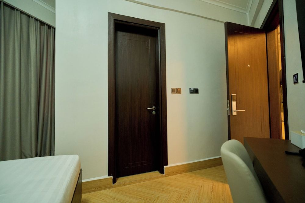 Belmond Hotel Double Room, City View 8