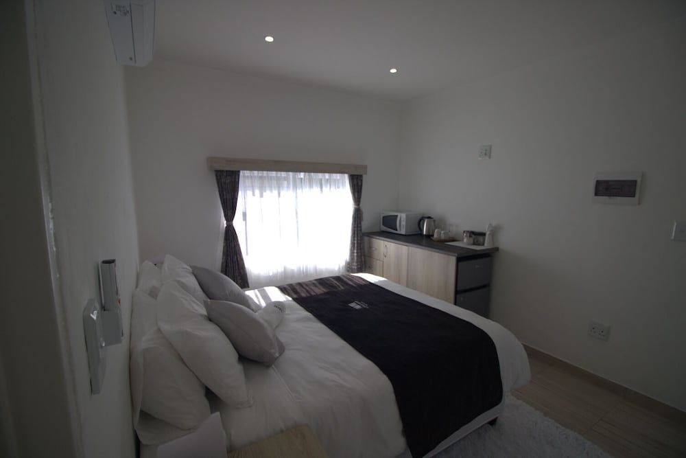 Little Bush Guesthouse Classic Double Room 3