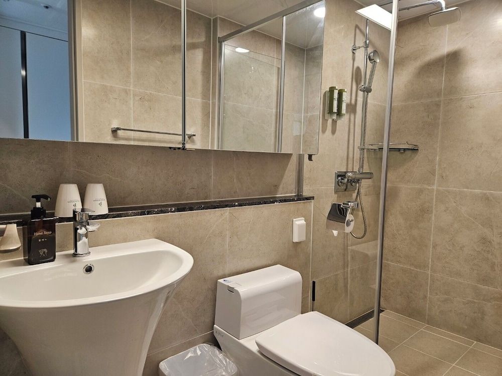 Blue Ocean Hotel 4 Blue Ocean Suite (Free spa and coffee for 2) 4