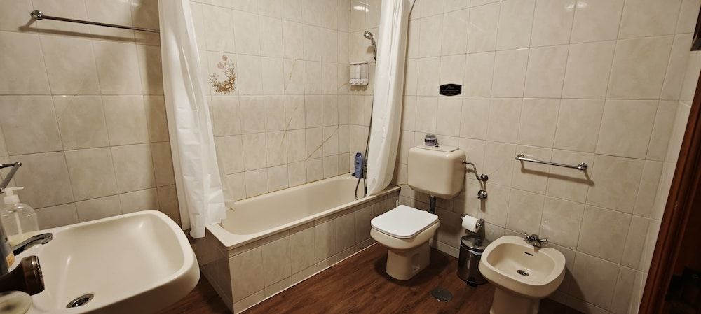 Guest House da Mata Family Quadruple Room, Courtyard View 4