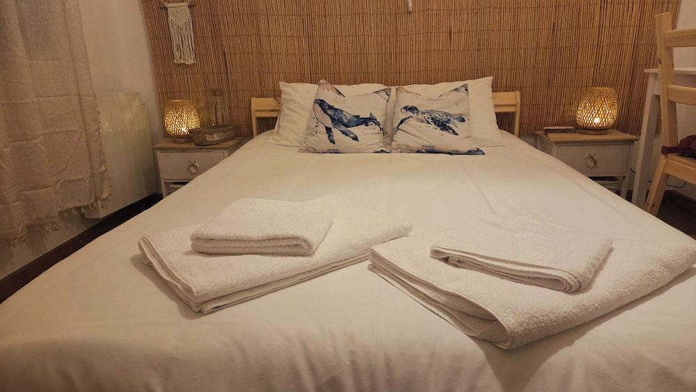 Guest House da Mata Double Room, Courtyard View 11