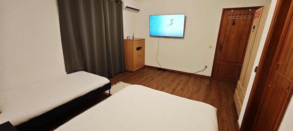 Guest House da Mata Family Quadruple Room, Courtyard View