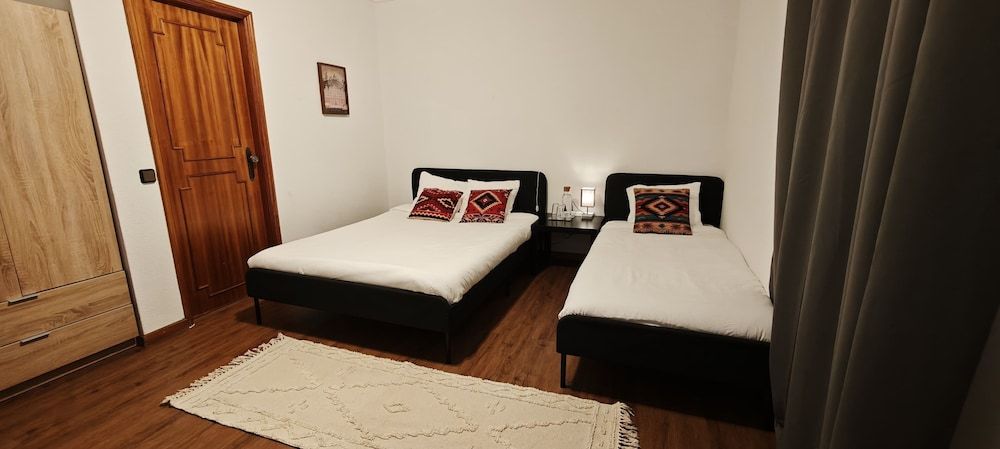 Guest House da Mata Family Quadruple Room, Courtyard View 3