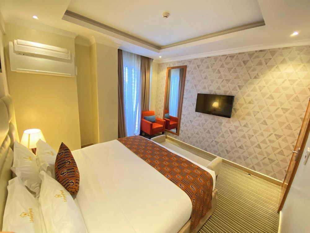 URBAN PARK SUITES HOTEL Suite 2