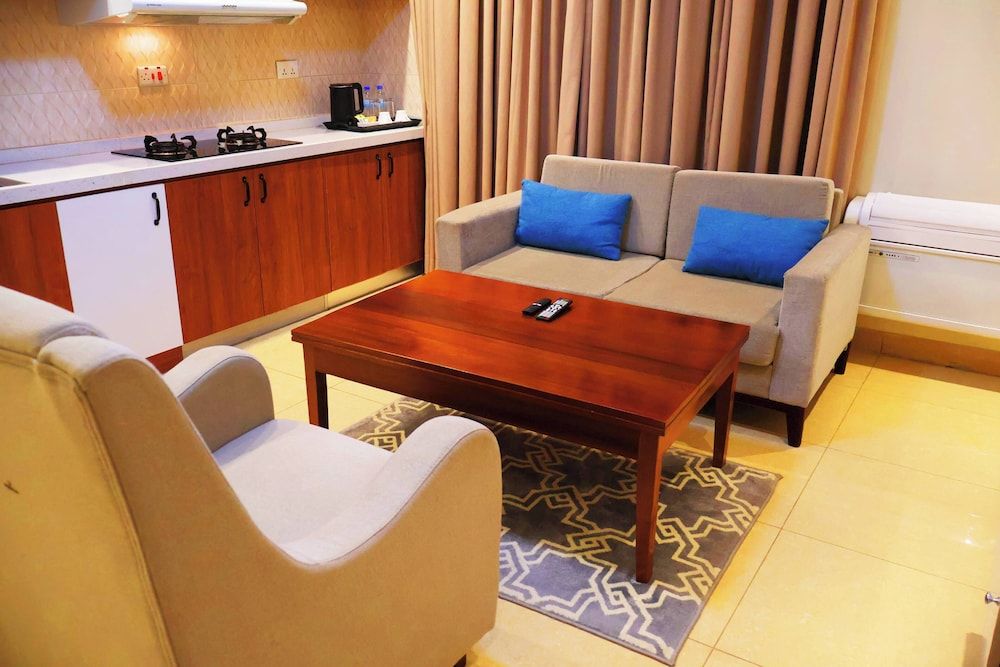 URBAN PARK SUITES HOTEL Junior Suite, 1 King Bed, City View 8