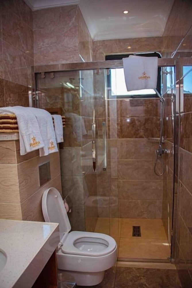 URBAN PARK SUITES HOTEL Deluxe Room, 1 King Bed, City View 7