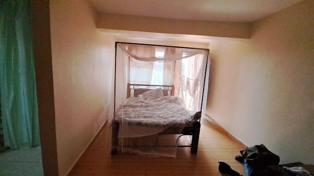 Hotel Bulleys Thika Deluxe Double Room, Garden View 3