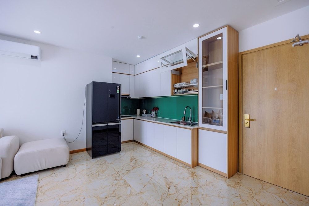 Cannes Hotel Junior Room 6