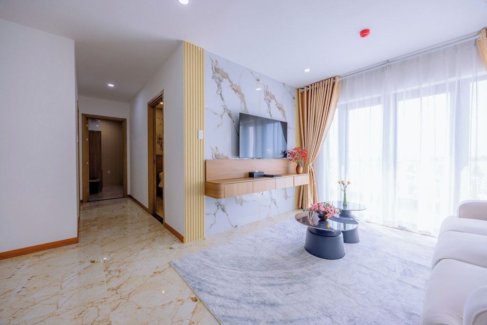 Cannes Hotel Junior Room 3