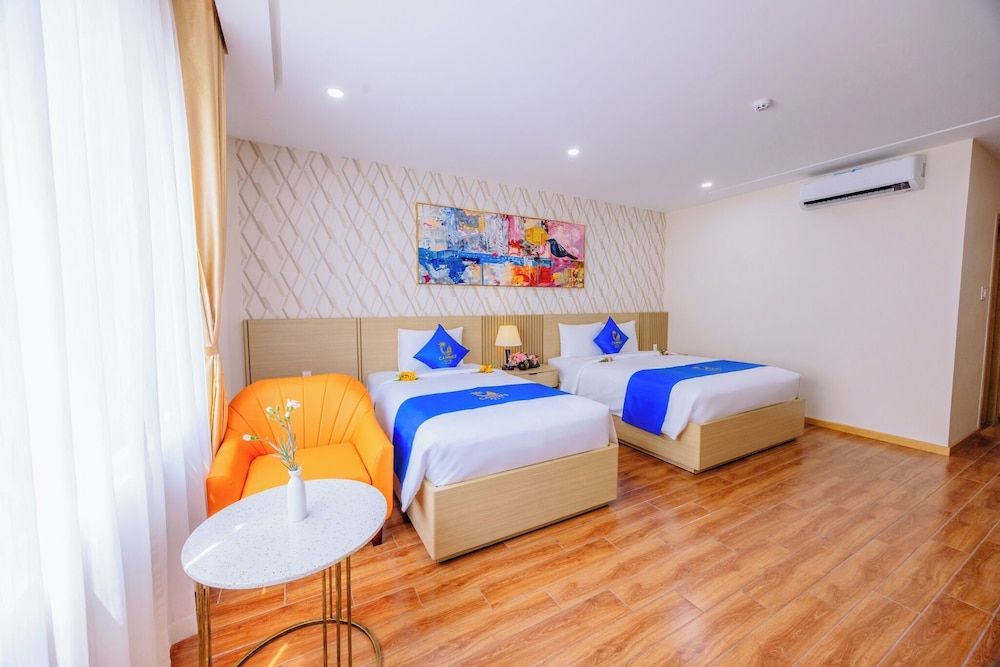 Cannes Hotel Standard Triple Room 3