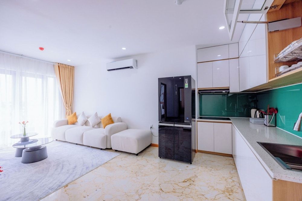 Cannes Hotel Junior Room 4