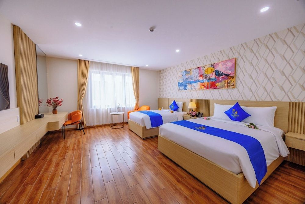 Cannes Hotel Standard Triple Room 2