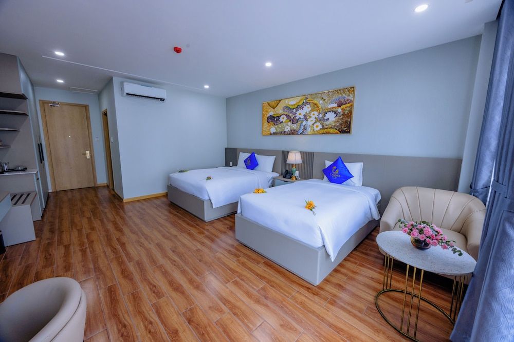 Cannes Hotel Deluxe Triple Room 2