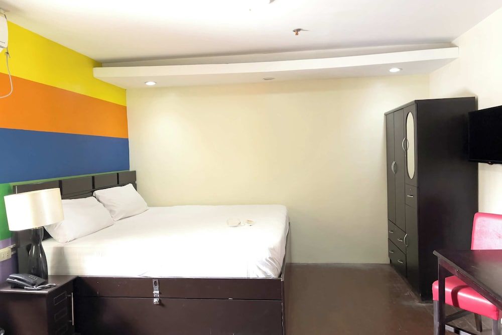 Fave Hotel Angeles City formerly Hotel America Deluxe Room