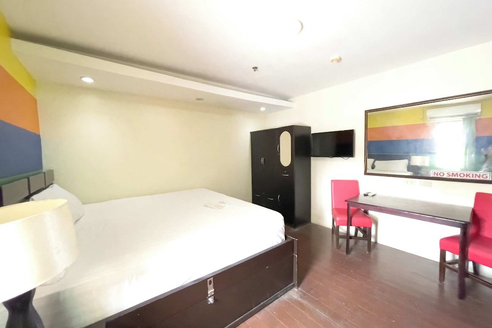 Fave Hotel Angeles City formerly Hotel America Deluxe Room 6