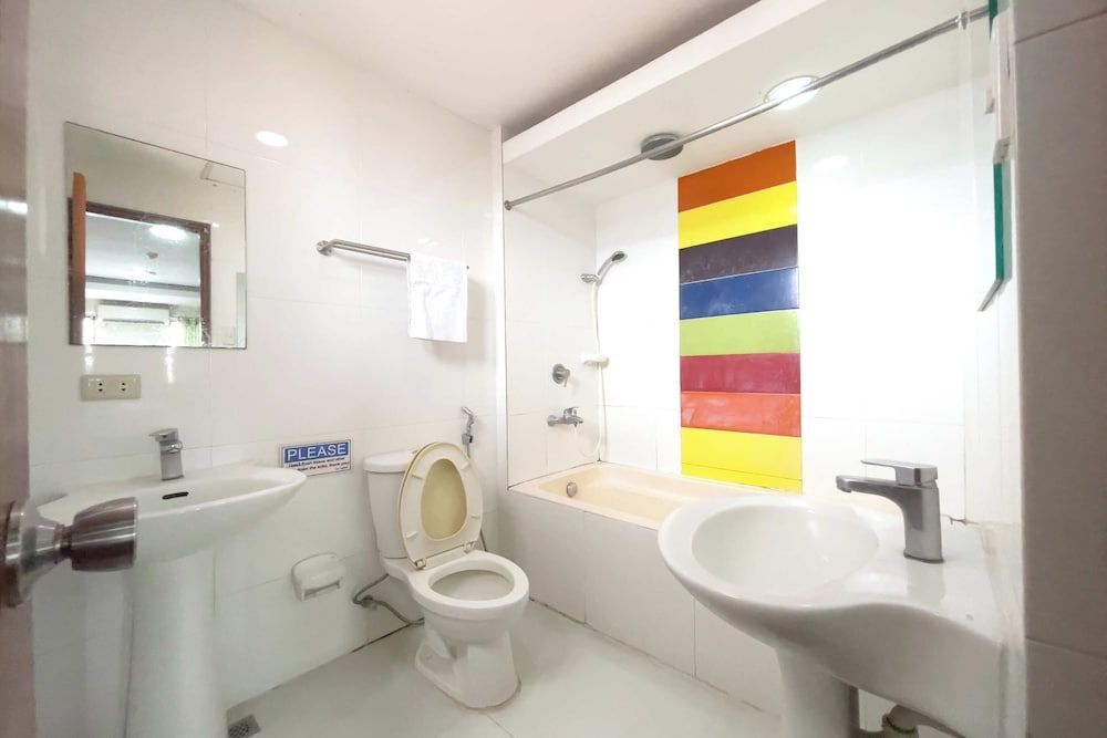 Fave Hotel Angeles City formerly Hotel America Family Room 7