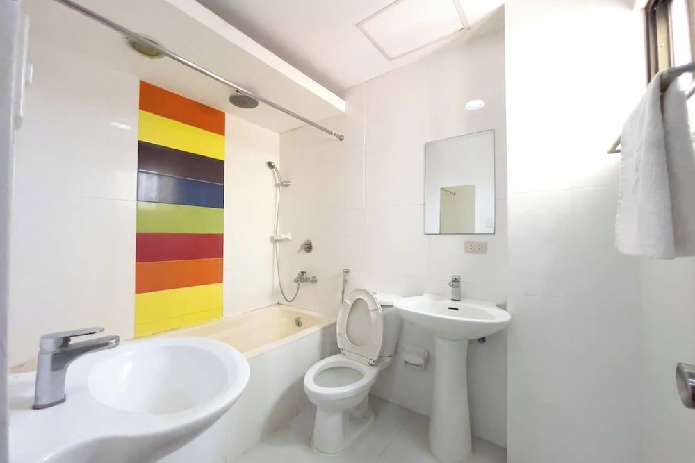 Fave Hotel Angeles City formerly Hotel America Deluxe Room 7