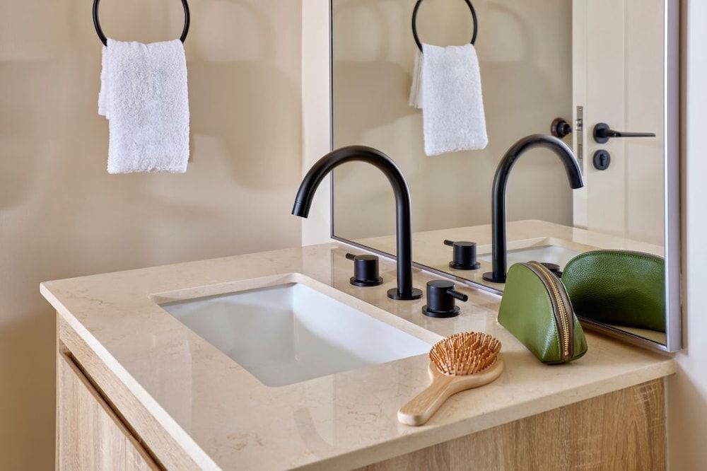 Nester St. Lawrence Market Standard Studio, 1 Queen Bed 3