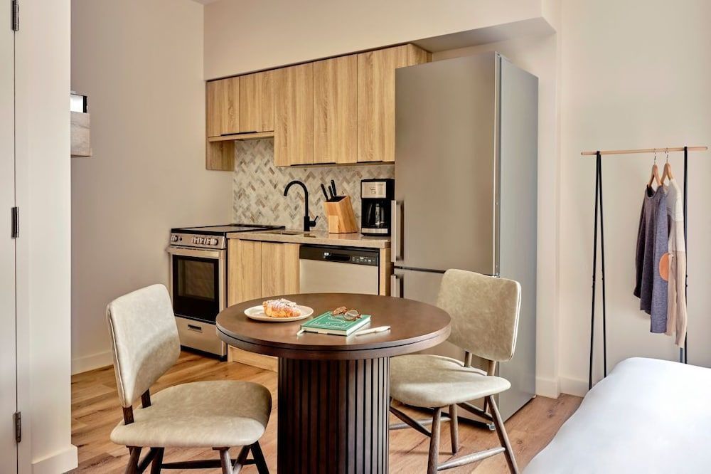 Nester St. Lawrence Market Standard Studio, 1 Queen Bed 5