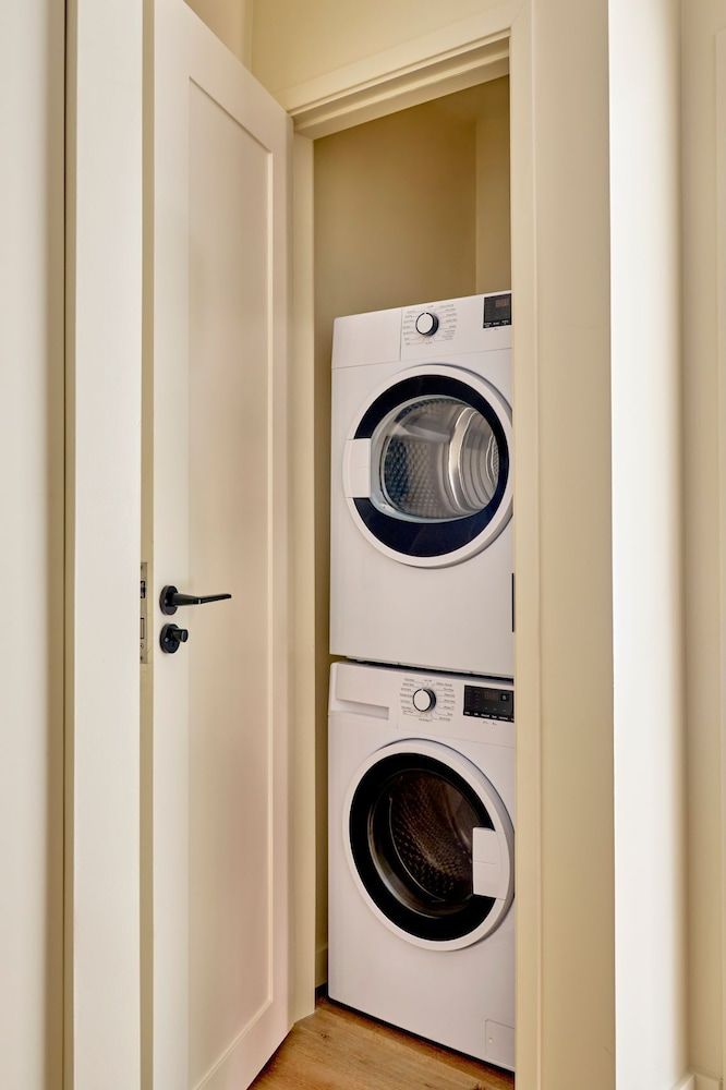 Nester St. Lawrence Market Standard Studio, 1 Queen Bed 2