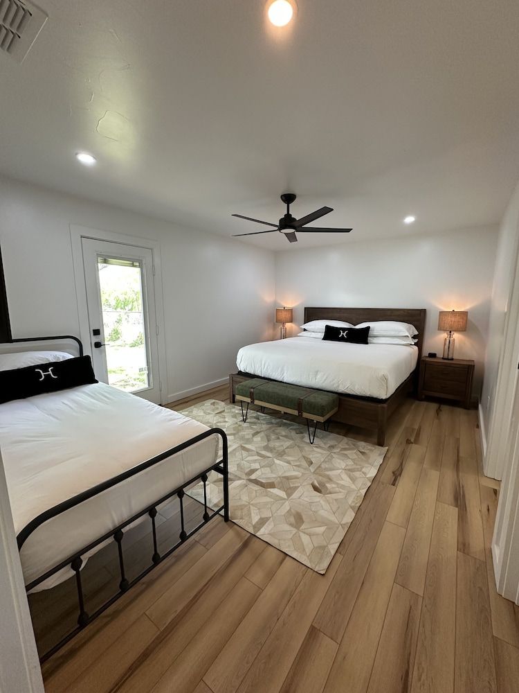 Hereford Motel Crockett House