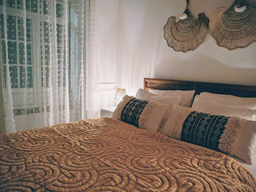 Downtown Guesthouse Comfort Room, Private Bathroom 6