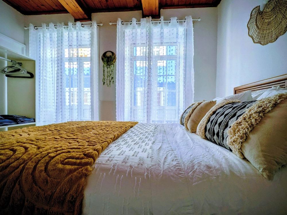 Downtown Guesthouse Comfort Room, Private Bathroom 7