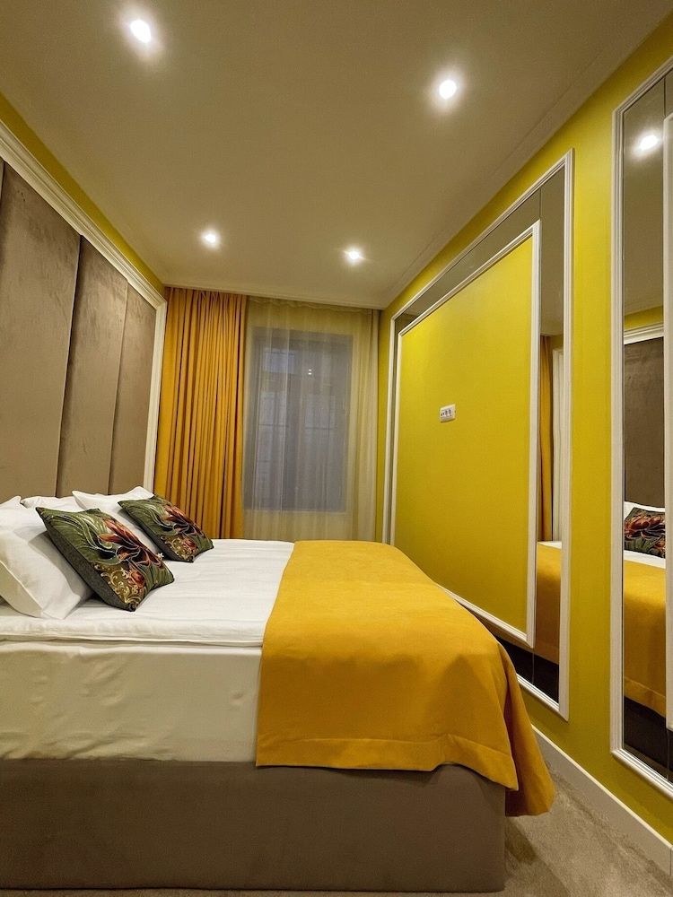 Seven Beauty Hotel Baku Standard Room, Courtyard View 3