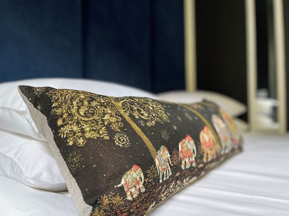 Seven Beauty Hotel Baku Standard Room, Courtyard View 12