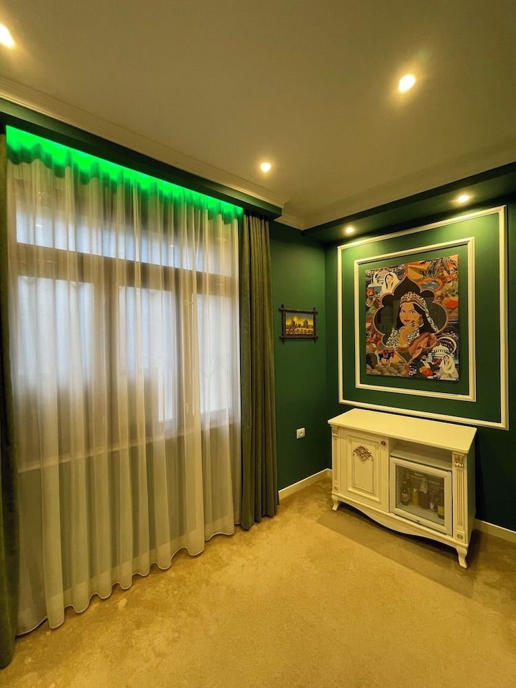 Seven Beauty Hotel Baku Economy Double Room, Courtyard View 14