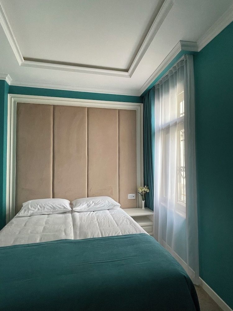 Seven Beauty Hotel Baku Family Quadruple Room, Courtyard View 21