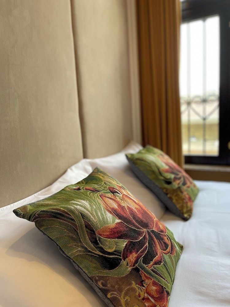 Seven Beauty Hotel Baku Economy Double Room, Courtyard View 6