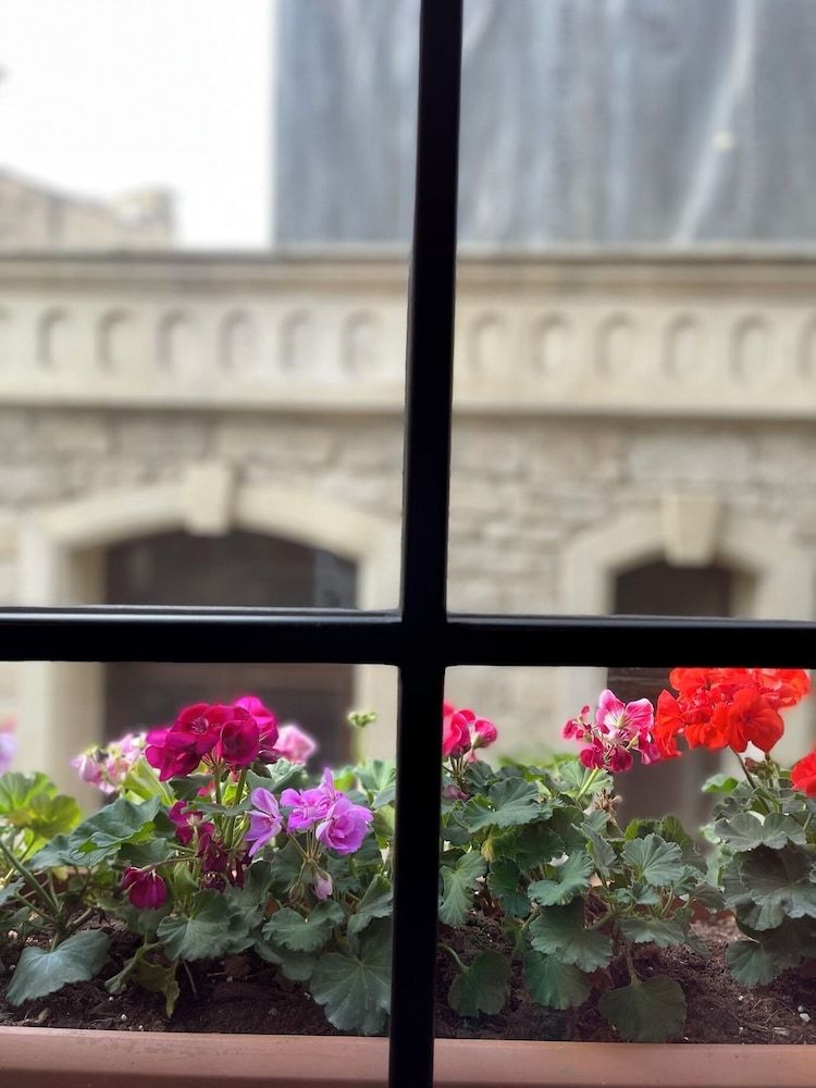 Seven Beauty Hotel Baku Standard Room, Courtyard View 15