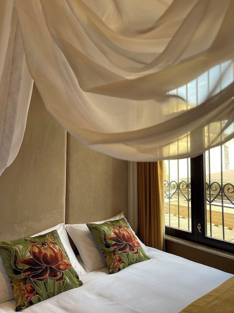 Seven Beauty Hotel Baku Economy Double Room, Courtyard View 15