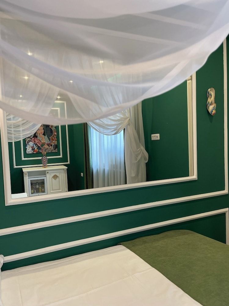 Seven Beauty Hotel Baku Economy Double Room, Courtyard View 16