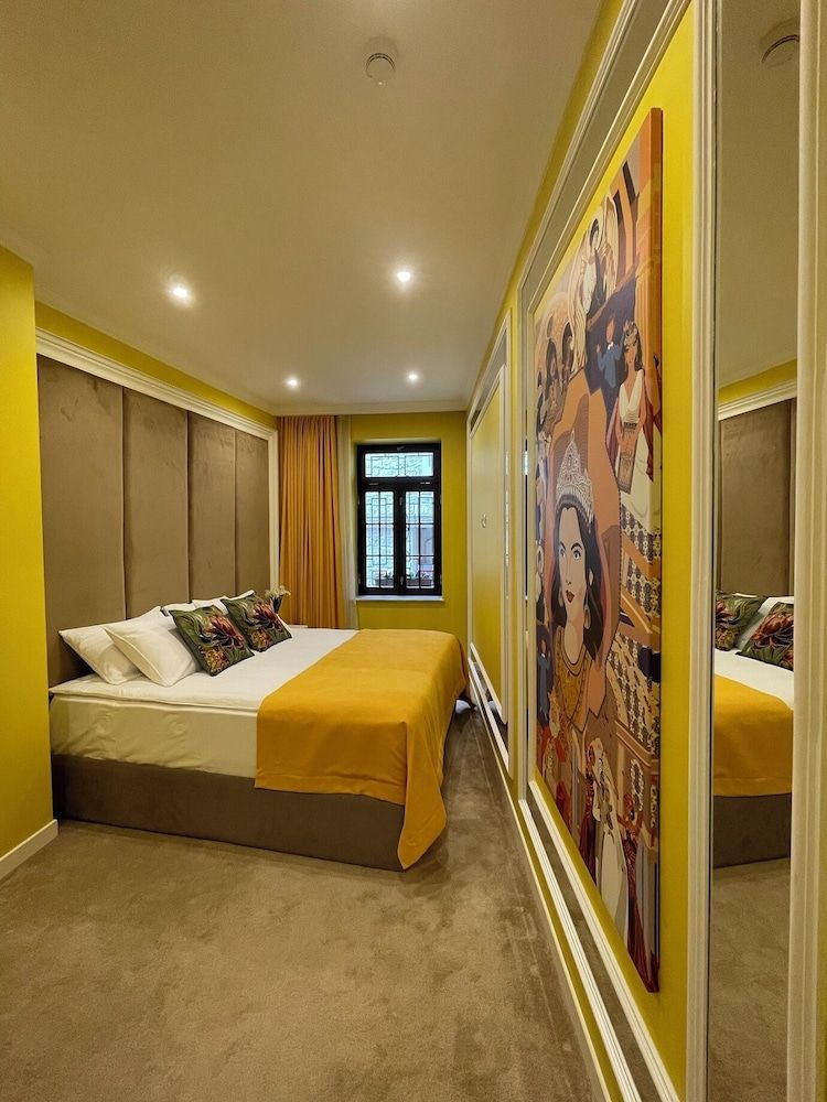 Seven Beauty Hotel Baku Standard Room, Courtyard View