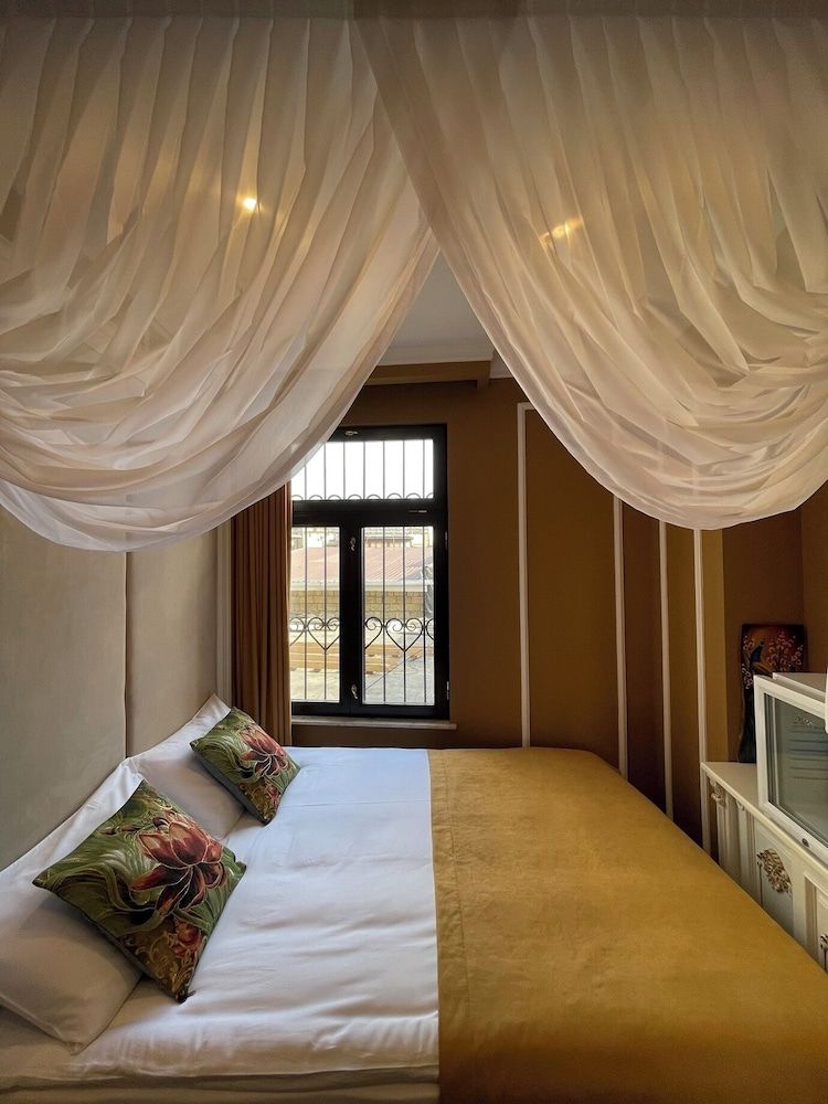 Seven Beauty Hotel Baku Economy Double Room, Courtyard View 2