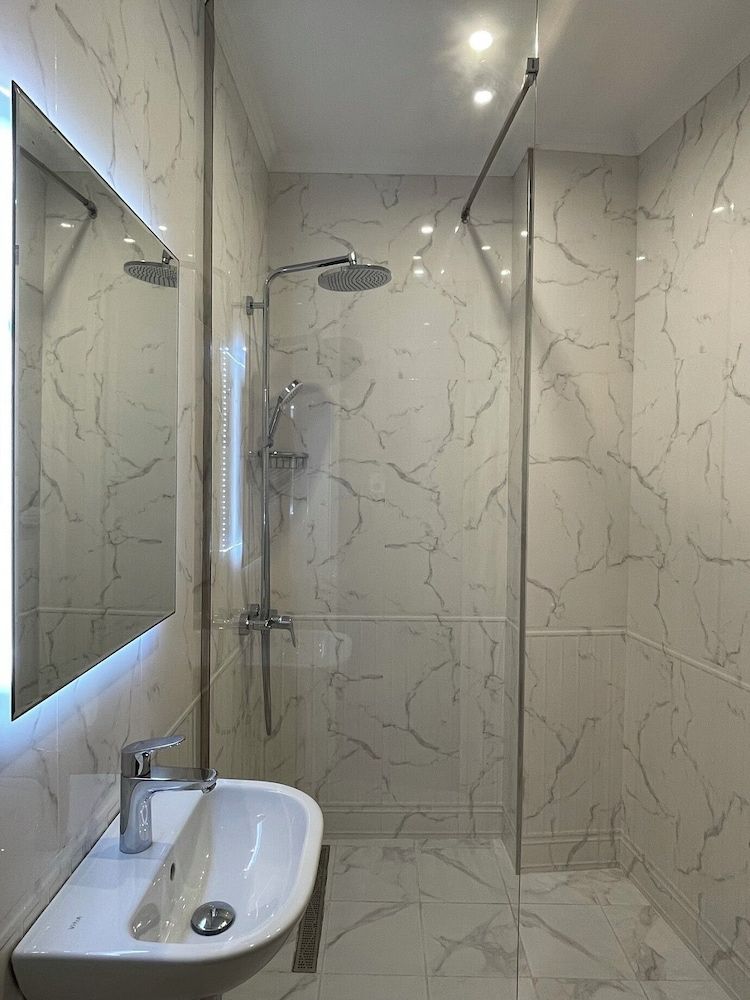 Seven Beauty Hotel Baku Economy Double Room, Courtyard View 9