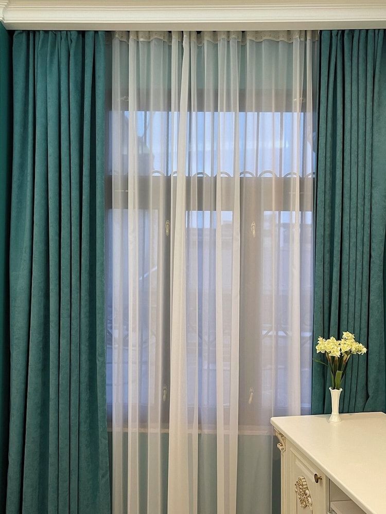 Seven Beauty Hotel Baku Family Quadruple Room, Courtyard View 20