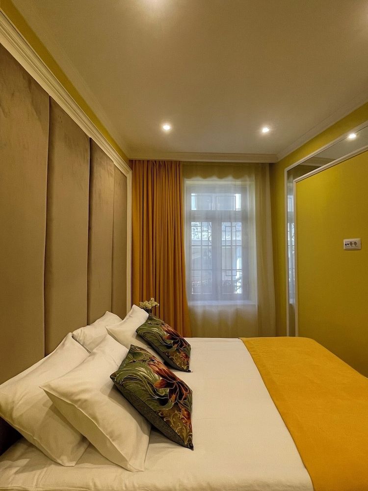 Seven Beauty Hotel Baku Standard Room, Courtyard View 2