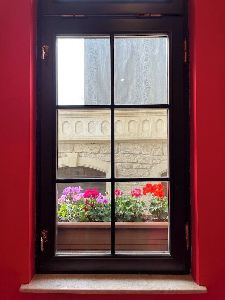 Seven Beauty Hotel Baku Standard Room, Courtyard View 13