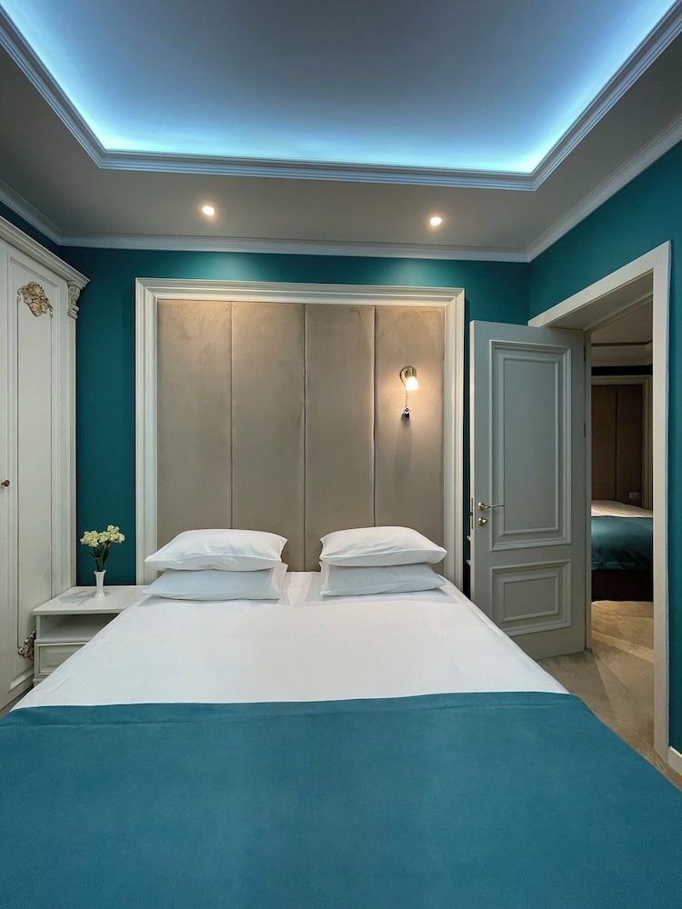 Seven Beauty Hotel Baku Family Quadruple Room, Courtyard View 2