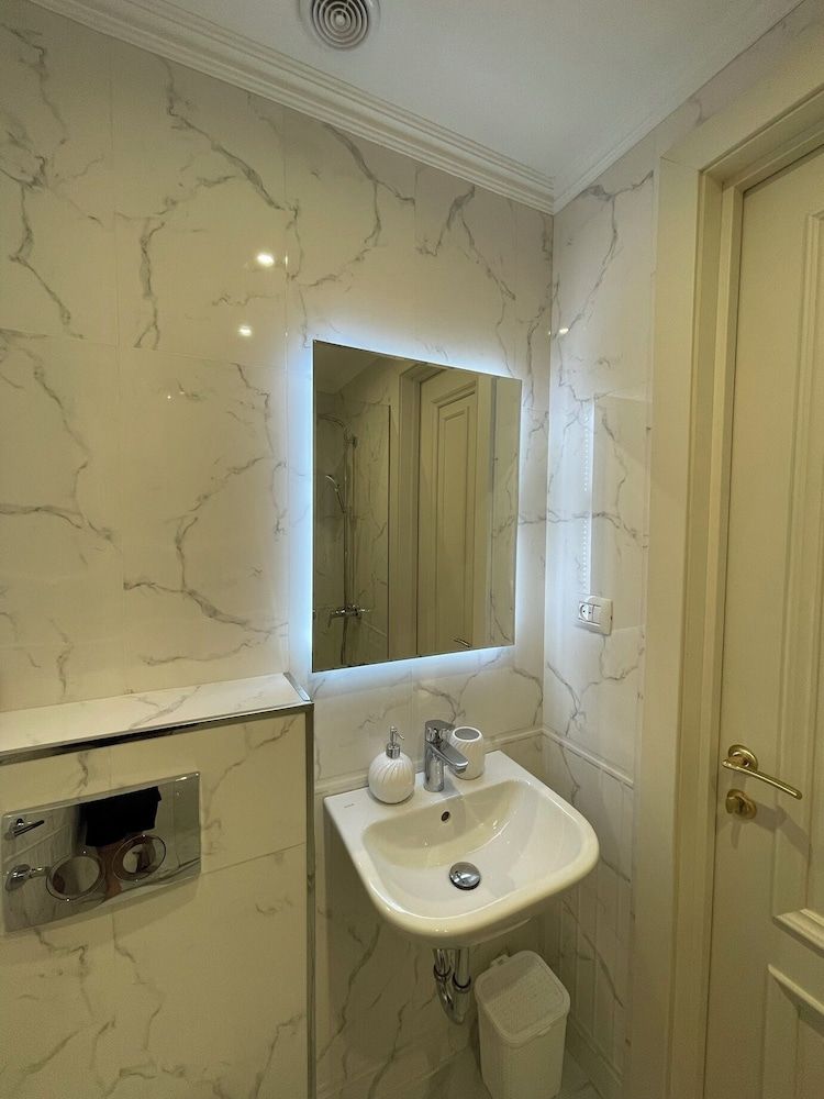 Seven Beauty Hotel Baku Economy Double Room, Courtyard View 7