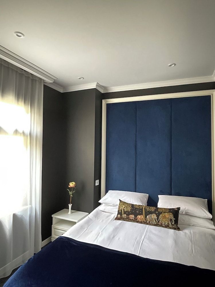 Seven Beauty Hotel Baku Standard Room, Courtyard View 10