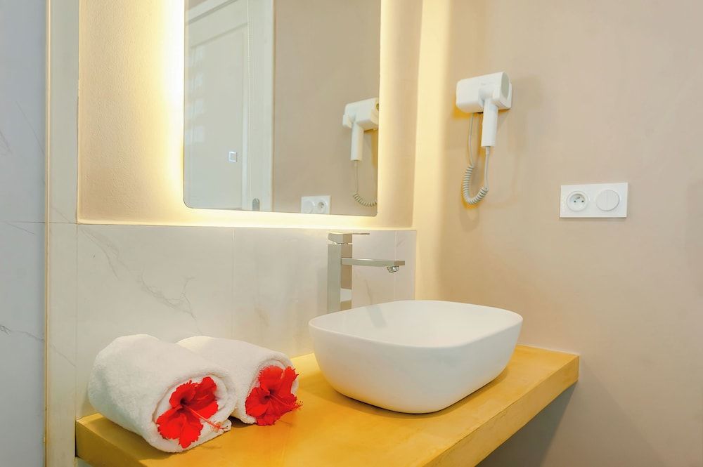 IZIL HOTEL NOSY BE Superior Double or Twin Room, Balcony 4